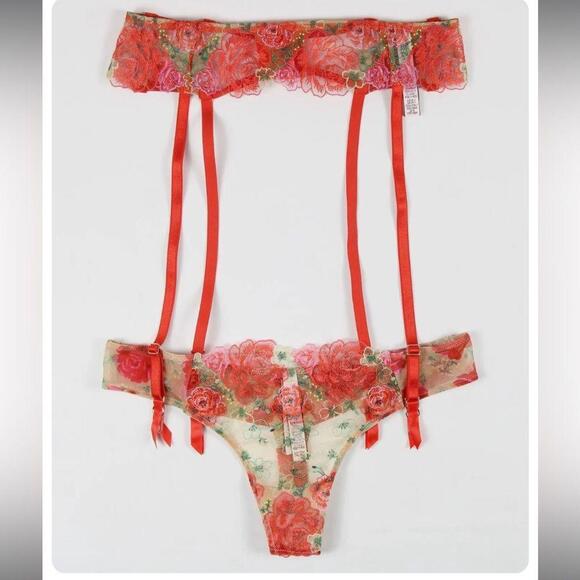Victoria's Secret Set Lace Garter Belt / Thong Panty Floral Embroidery Red - Picture 1 of 5